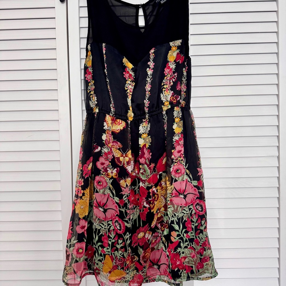 Forever 21 Black Floral Dress | Size S
Condition: Like New